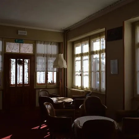 Tedaldi 그레서니세인트존